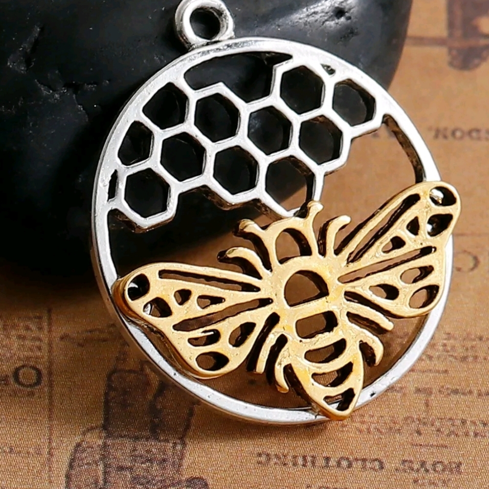 Save the bees pendant